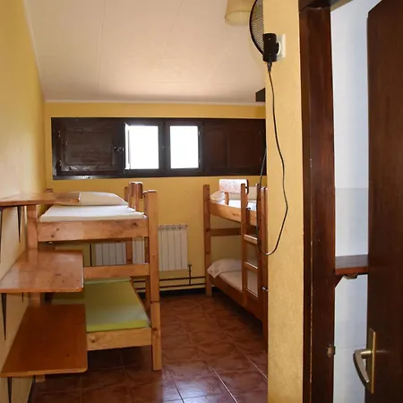 Hostel Masia La Cadamont Sant Joan les Fonts